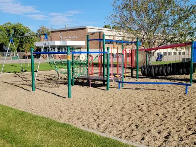 Ecole La Verendrye School Playground (East) 17