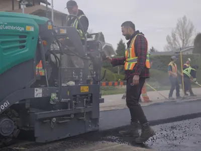 Street Paving Road Crew Machine